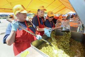 Photos: Volunteers prep 3,500 meals
