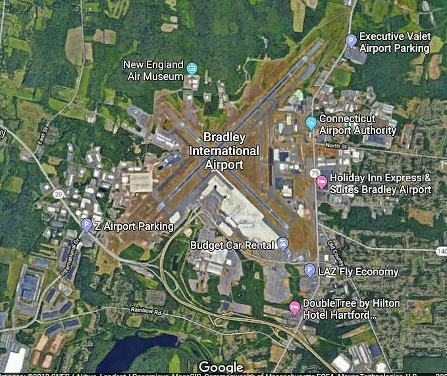 Plane Makes Emergency Landing At Bradley Airport Connecticut Post