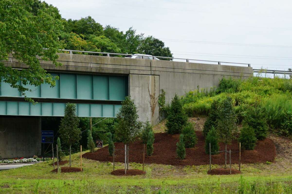 Now in its third year and third phase, the Essex Foundation’s gateway beautification project is 36 trees greener with a recent installation along the western slope of the Route 9 overpass between Route 154 and Route 153. Matthew Verry Landscape Design provided the design and project supervision while Sullivan Landscaping was hired to install the evergreens, which included 10 juniper, 10 Canadian hemlock, 6 Norway spruce, and 10 Chanticleer pear trees. The Essex Foundation kicked off the project in 2016 and more projects are planned in the coming months. Funding comes from a bequest by the late Elizabeth “Diz” Callender. More information can be found online at www.theessexfoundation.org or by emailing contact@theessexfoundation.org.