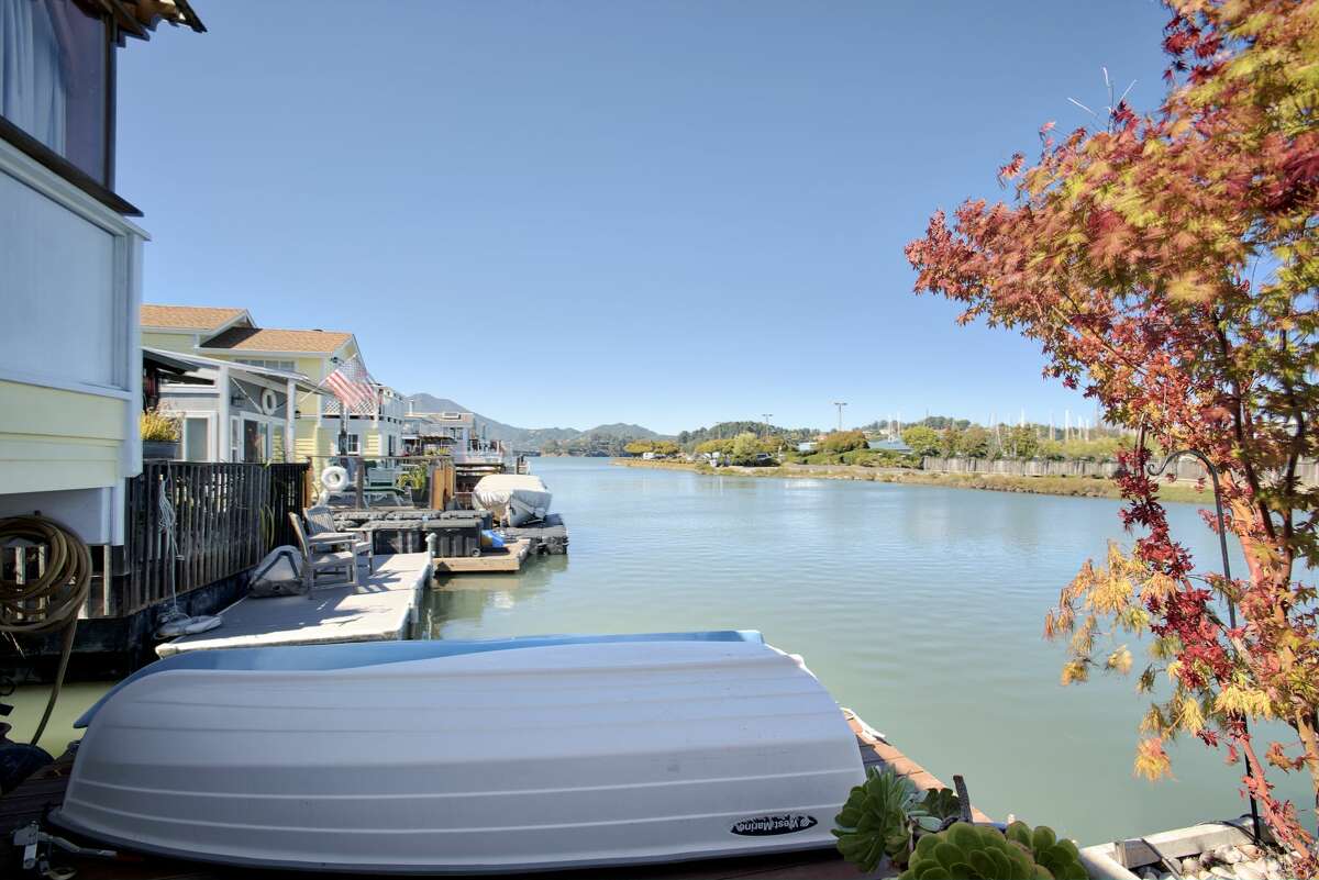 $1.15M Cottage On The Water May Be Sausalito's Most Charming Houseboat