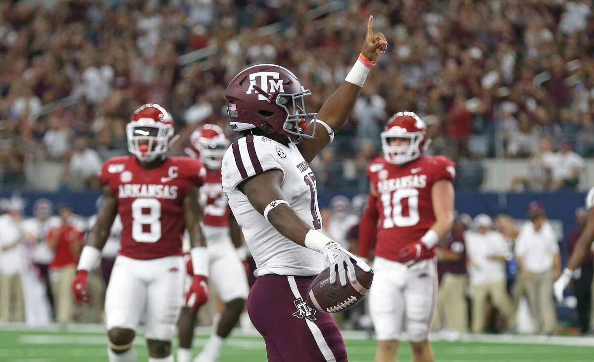 Texas A&M holds off Arkansas for first SEC win of season