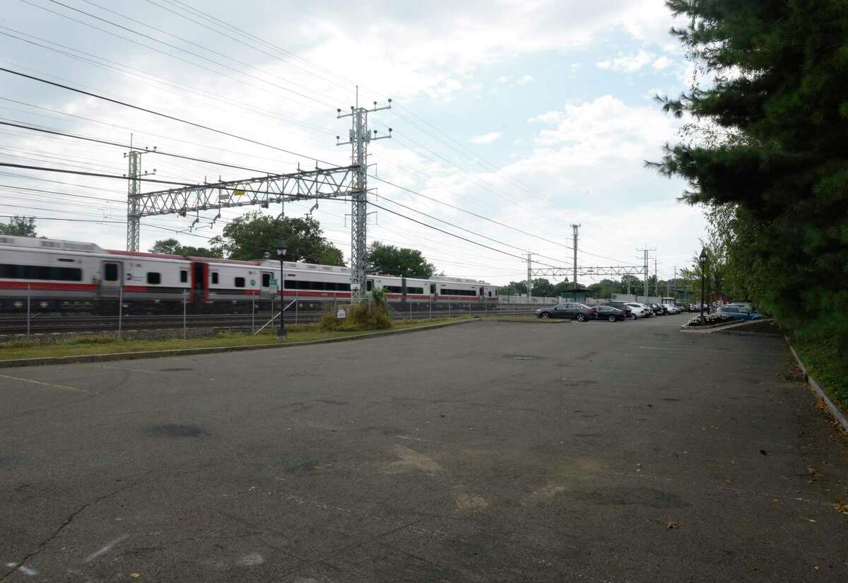 Despite long wait lists, lots of open parking spaces in Greenwich