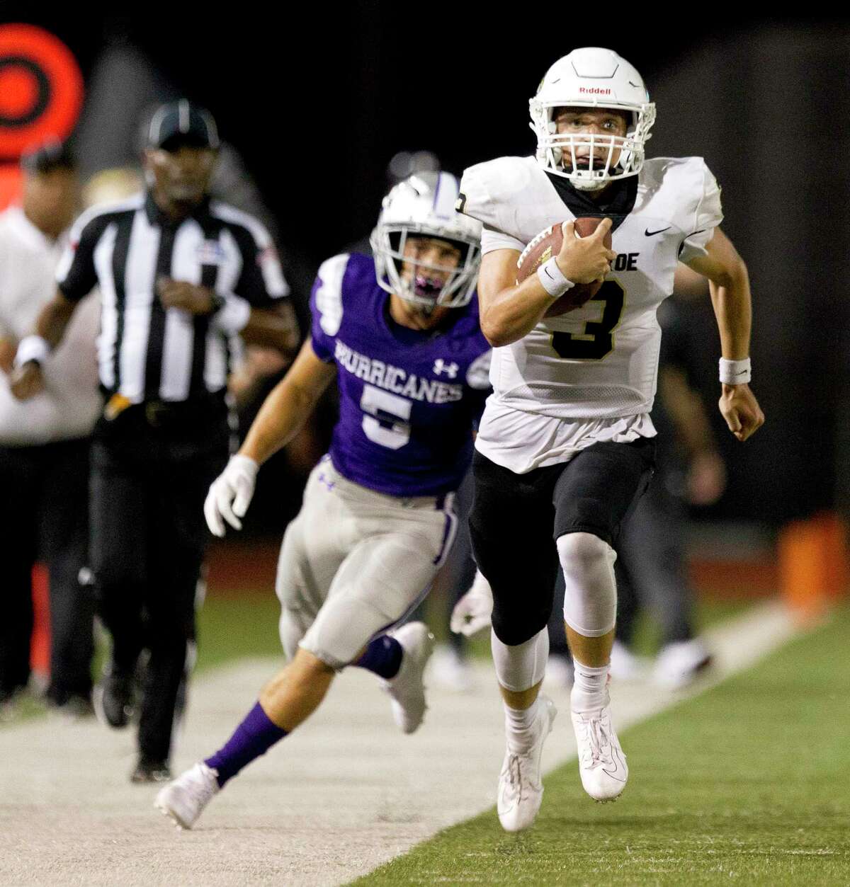 Football Conroe Holds Off Late Klein Cain Surge For 15 6a Win