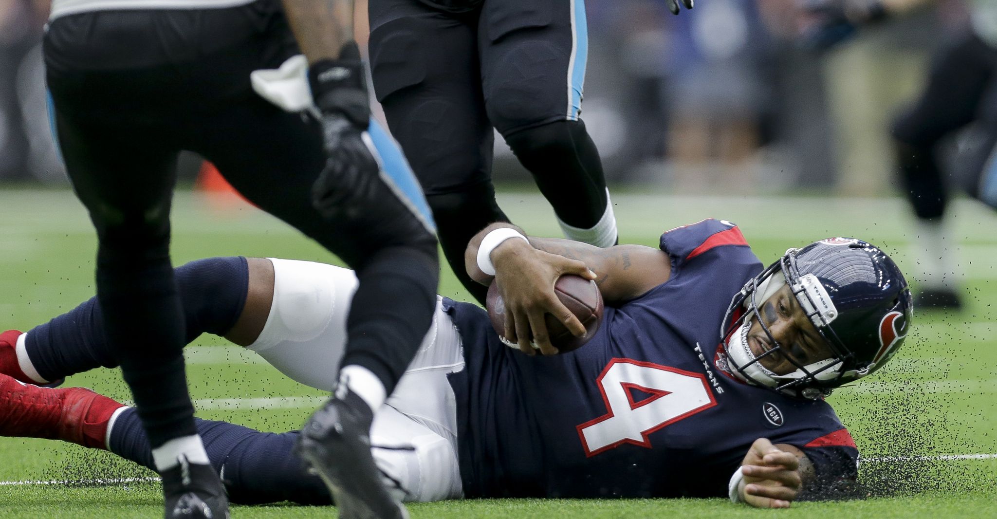 Texans' Deshaun Watson sacked 6 times in loss