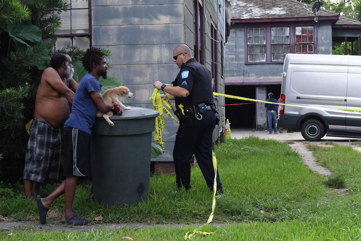 4 dead in Beaumont shooting