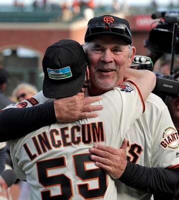 Four Years Later Tim Lincecum Returns To The Giants To Honor