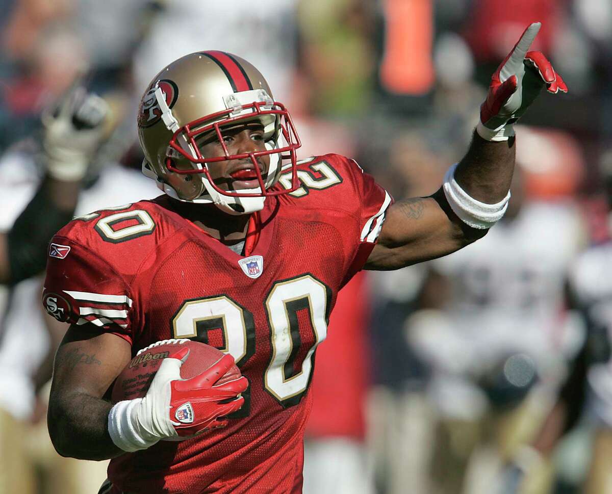 Texans signing safety Mike Adams