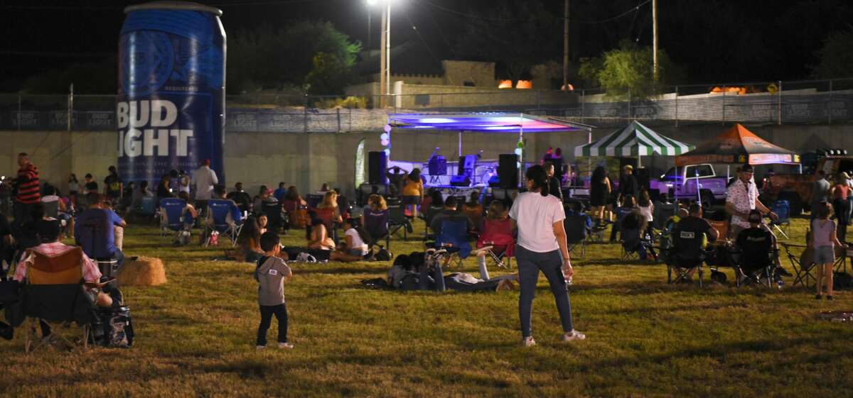 Music lovers head to North Central Park for the City of Laredo's Concerts it the Park event, Saturday, Sep. 28, 2019.