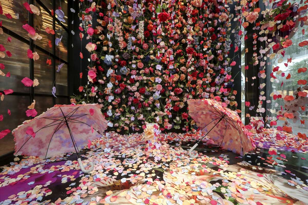 "Flower Rain" is a photo-booth installation made of hanging silk petals, inside of the Avant Garden at ROD, a floral store in River Oaks District.