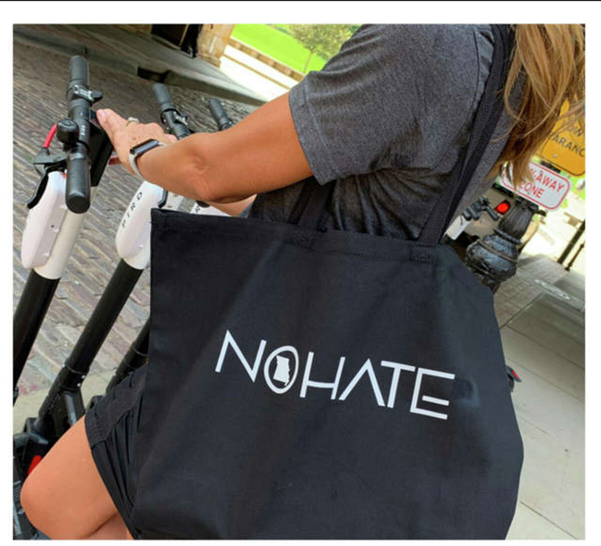 Edwardsville clothing store unveils antibullying line