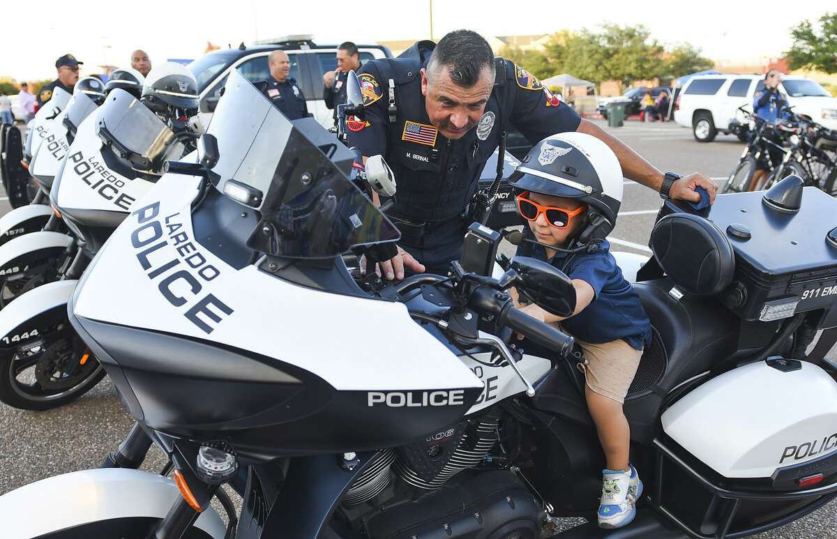 Seven New Officers Join The Laredo Police’s SWAT Team