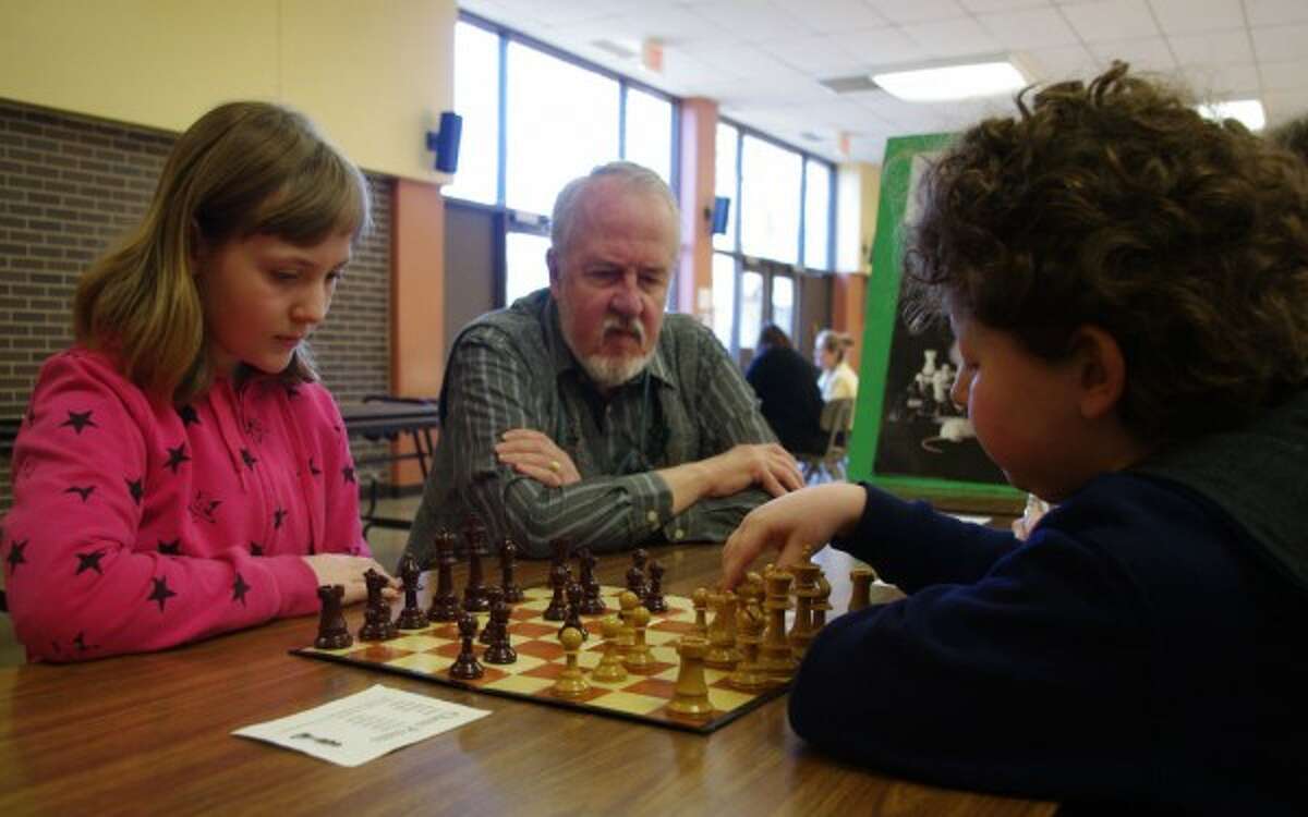 Liah: Chess Tactics — Her Move Next