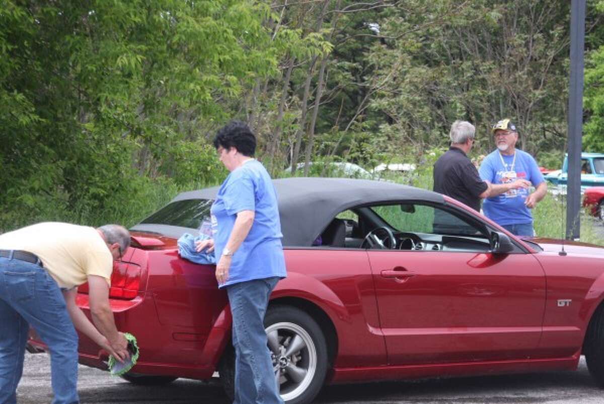 Classic cars fill downtown Manistee