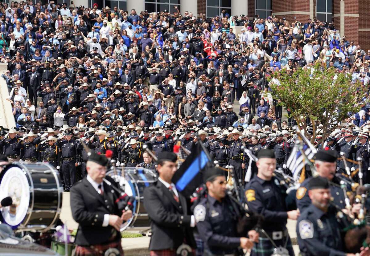 Thousands mourn slain HCSO deputy Sandeep Dhaliwal as ‘ambassador of ...