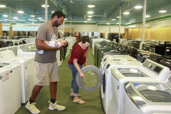 Best Buy opens Houston outlet to boost return on returns - 0