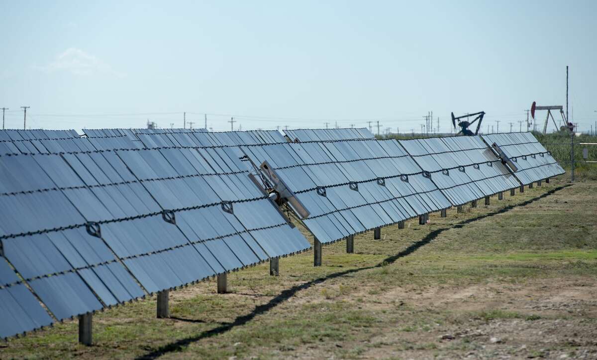 Oxy opens solar facility in Goldsmith