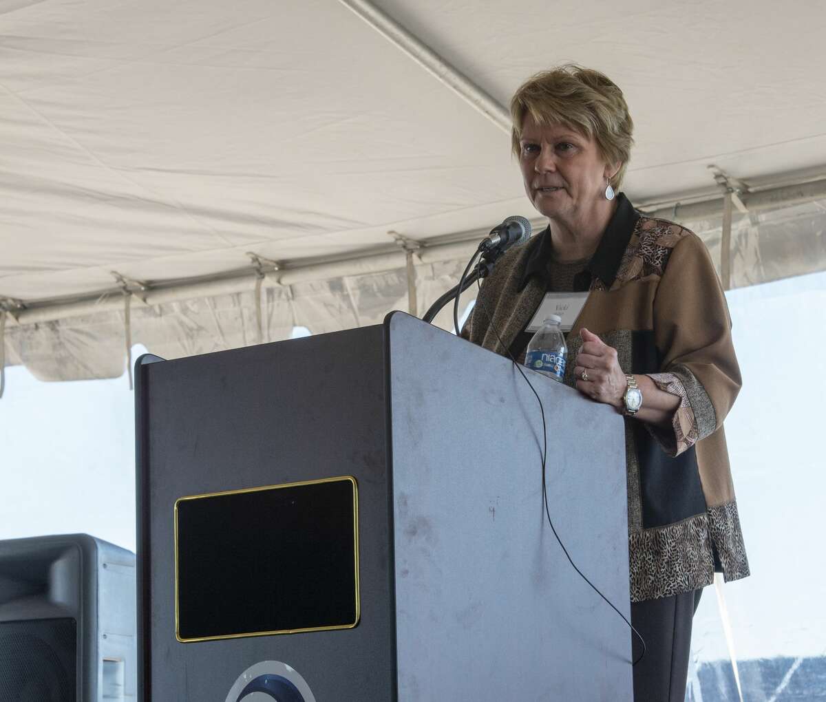 Oxy opens solar facility in Goldsmith