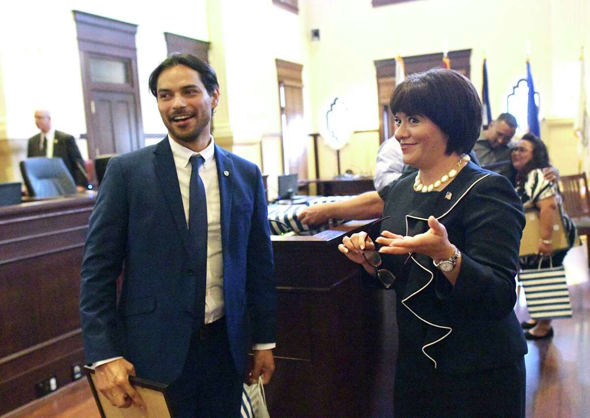 Four San Antonio veterans first to complete new specialty court in