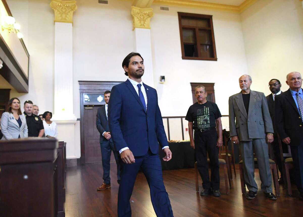 Four San Antonio veterans first to complete new specialty court in