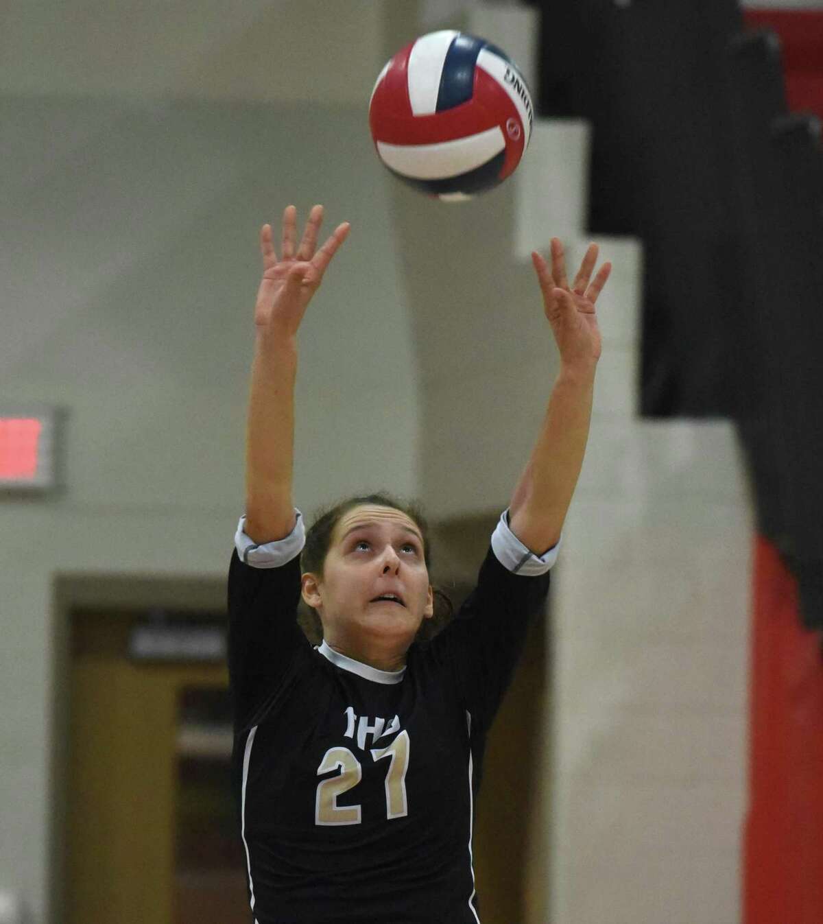 New Canaan sweeps defending FCIAC champion Trumbull