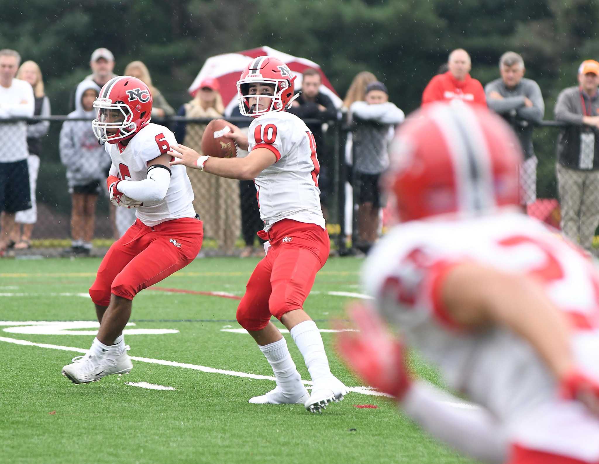 No 9 New Canaan Hosts No 2 St Joseph In Fciac Football Showdown