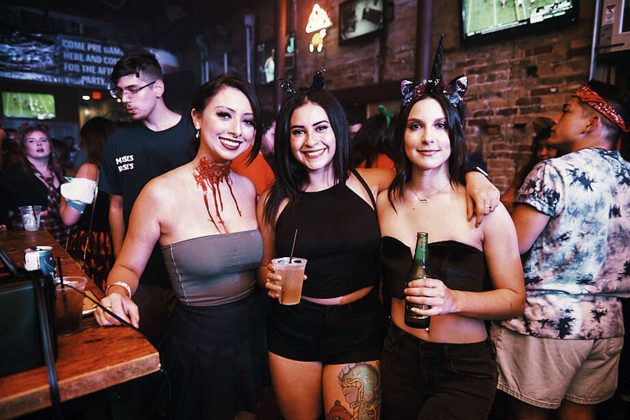 Halloween festivities began with the First Friday Pub Run hosted by Pub Run San Antonio on Friday, October, 4, 2019. Photo: Chavis Barron