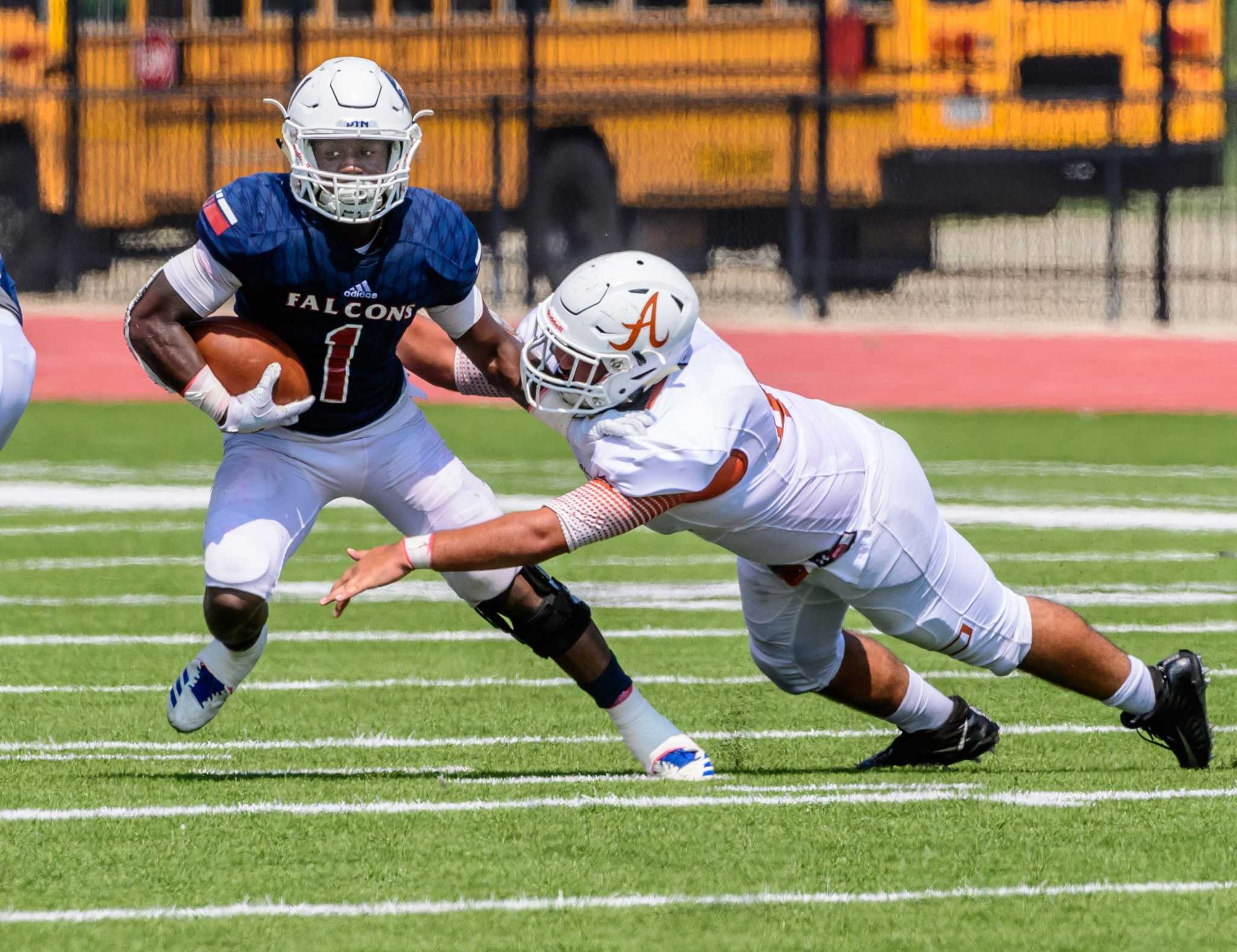 Football Clear Lake Turns Back Alvin In 35 10 Victory