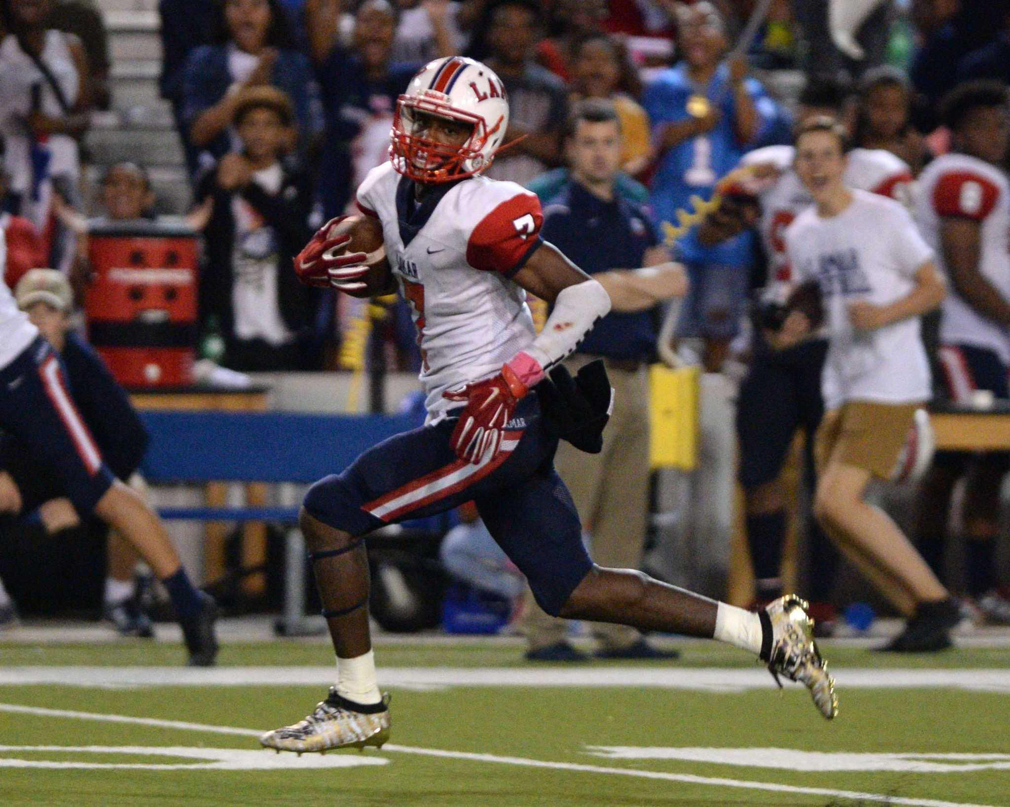 Lamar runs past Westside, continues streak