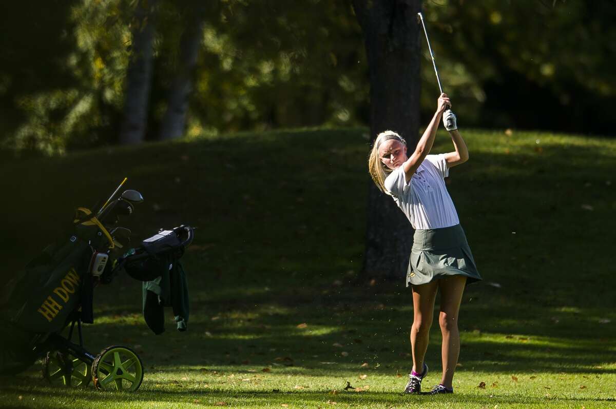 Dow High's Abbey Ieuter competes in the Division 2 girls' golf regional Tuesday, Oct. 8, 2019 at Currie Golf Course. (Katy Kildee/kkildee@mdn.net)
