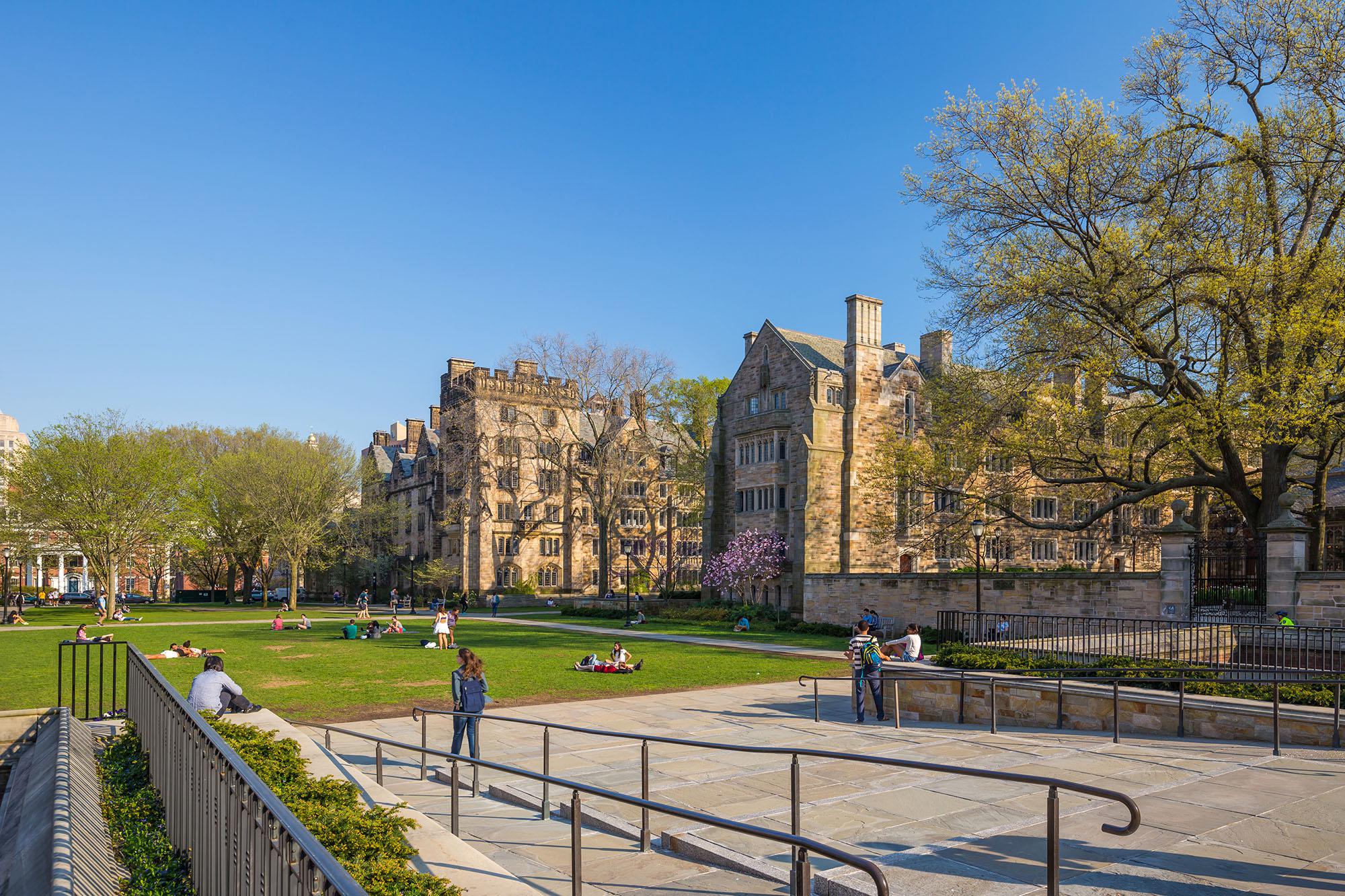 Yale accepts 2,304 students for class of 2024