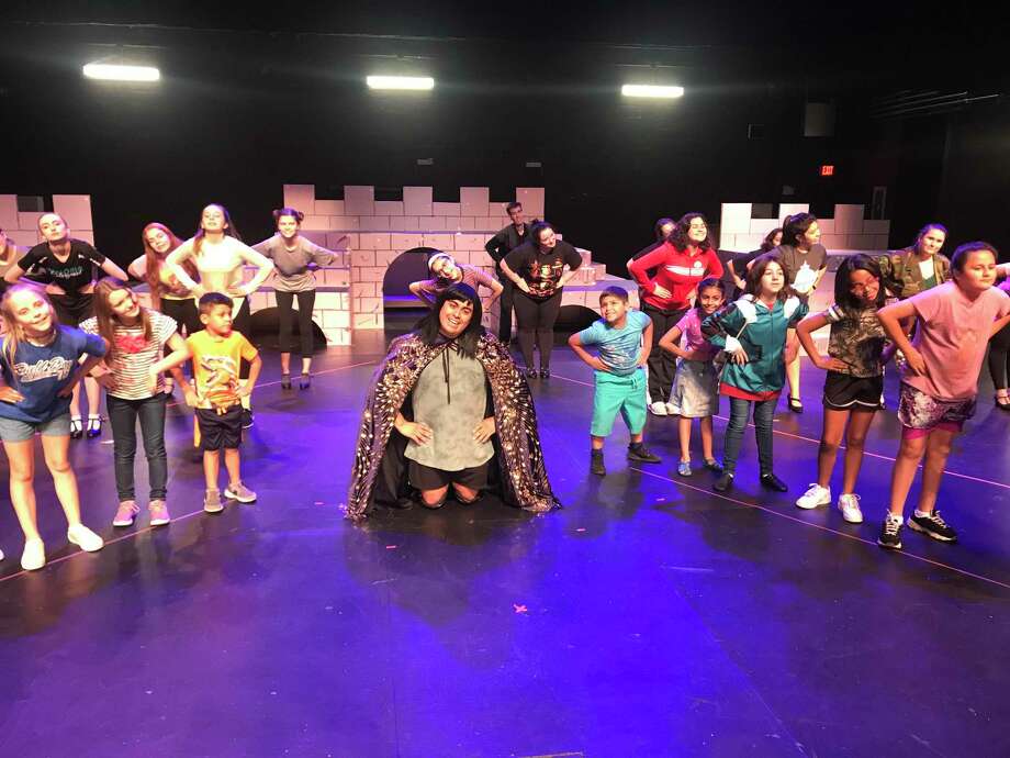 San Jac S Shrek Has Oodles Of Kids In The Cast Houston Chronicle