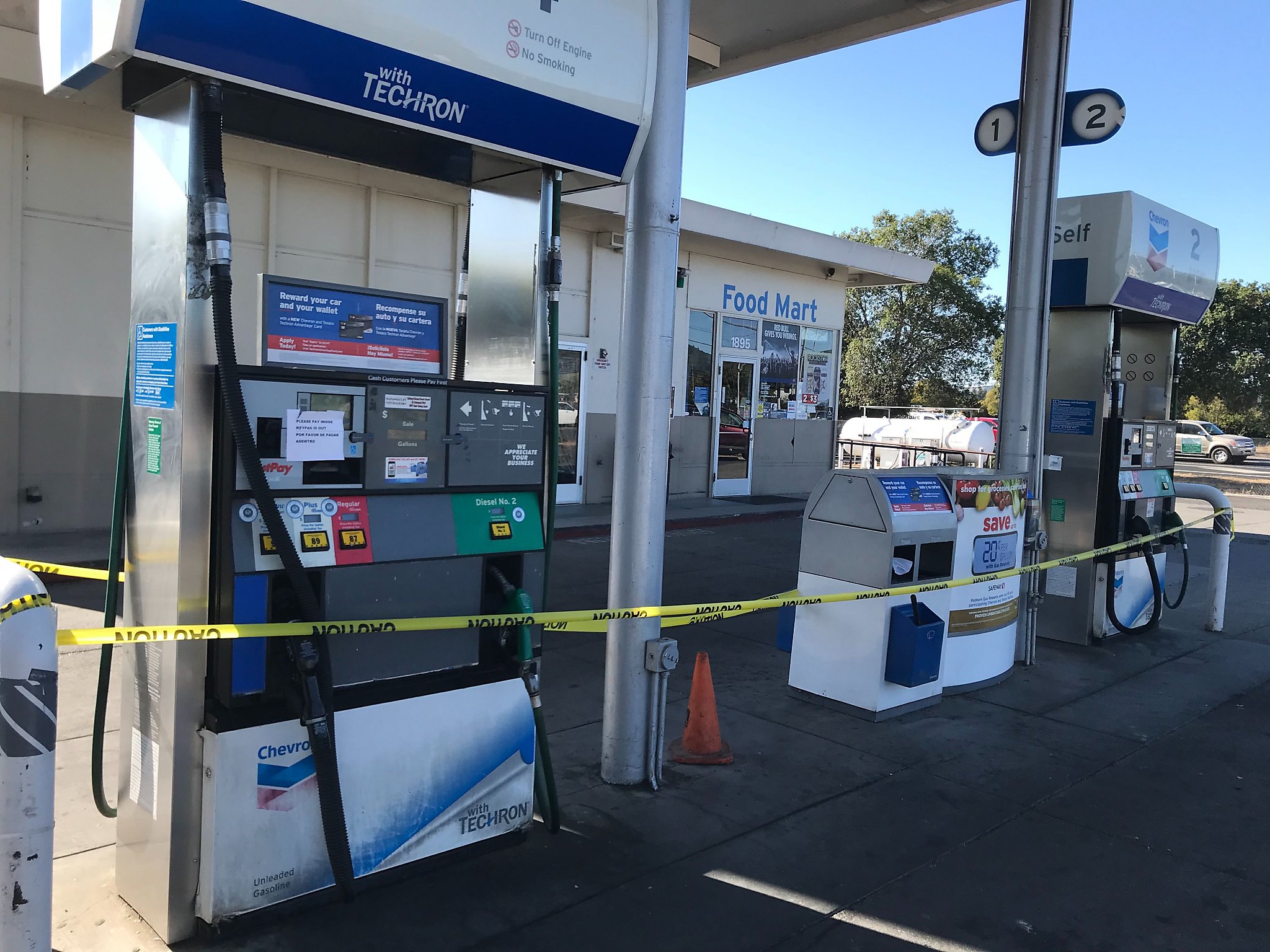 PG E outages Long lines for gas stations are closing