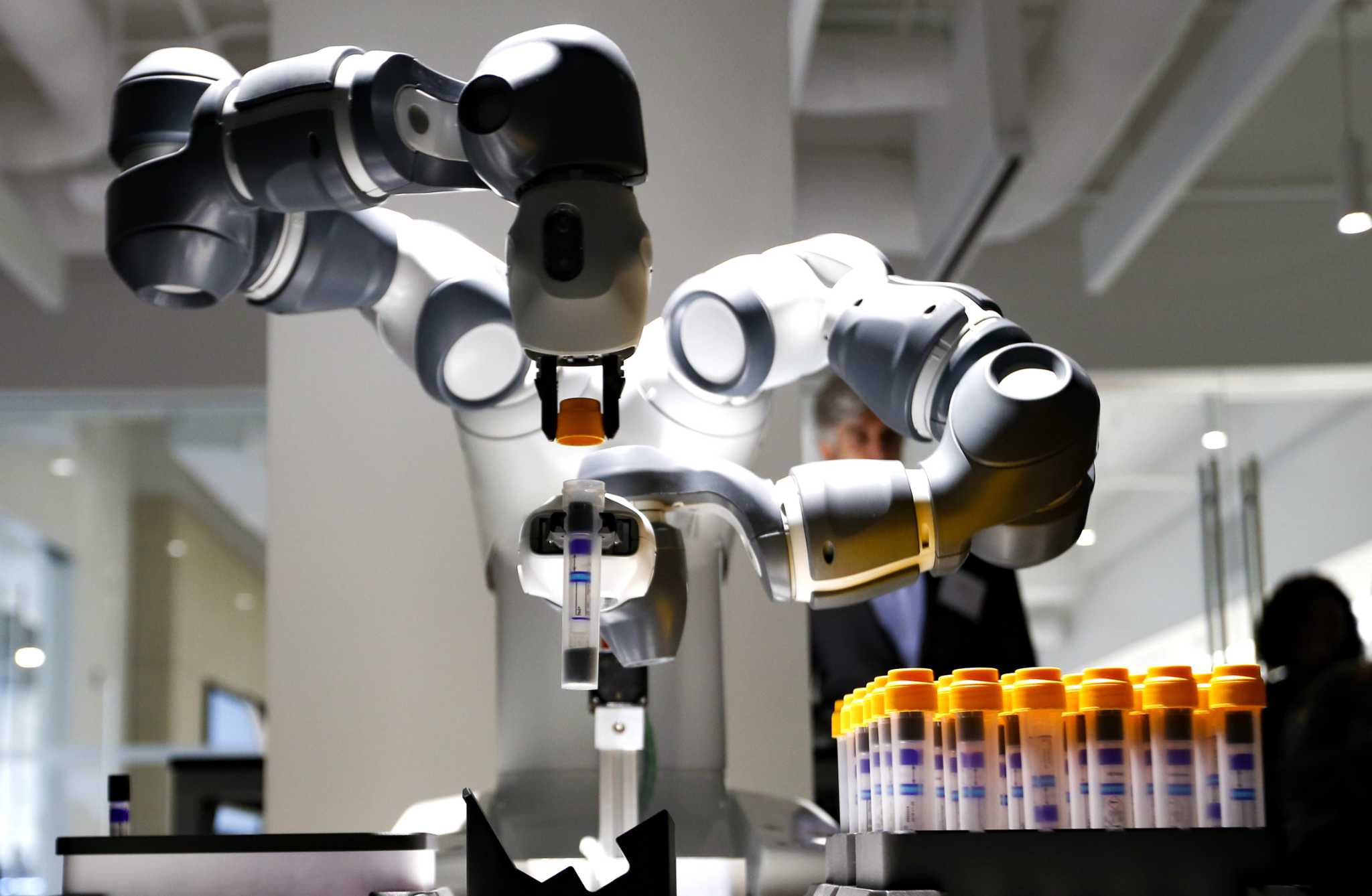 as-robots-move-into-health-care-new-r-d-facility-opens-in-medical-center