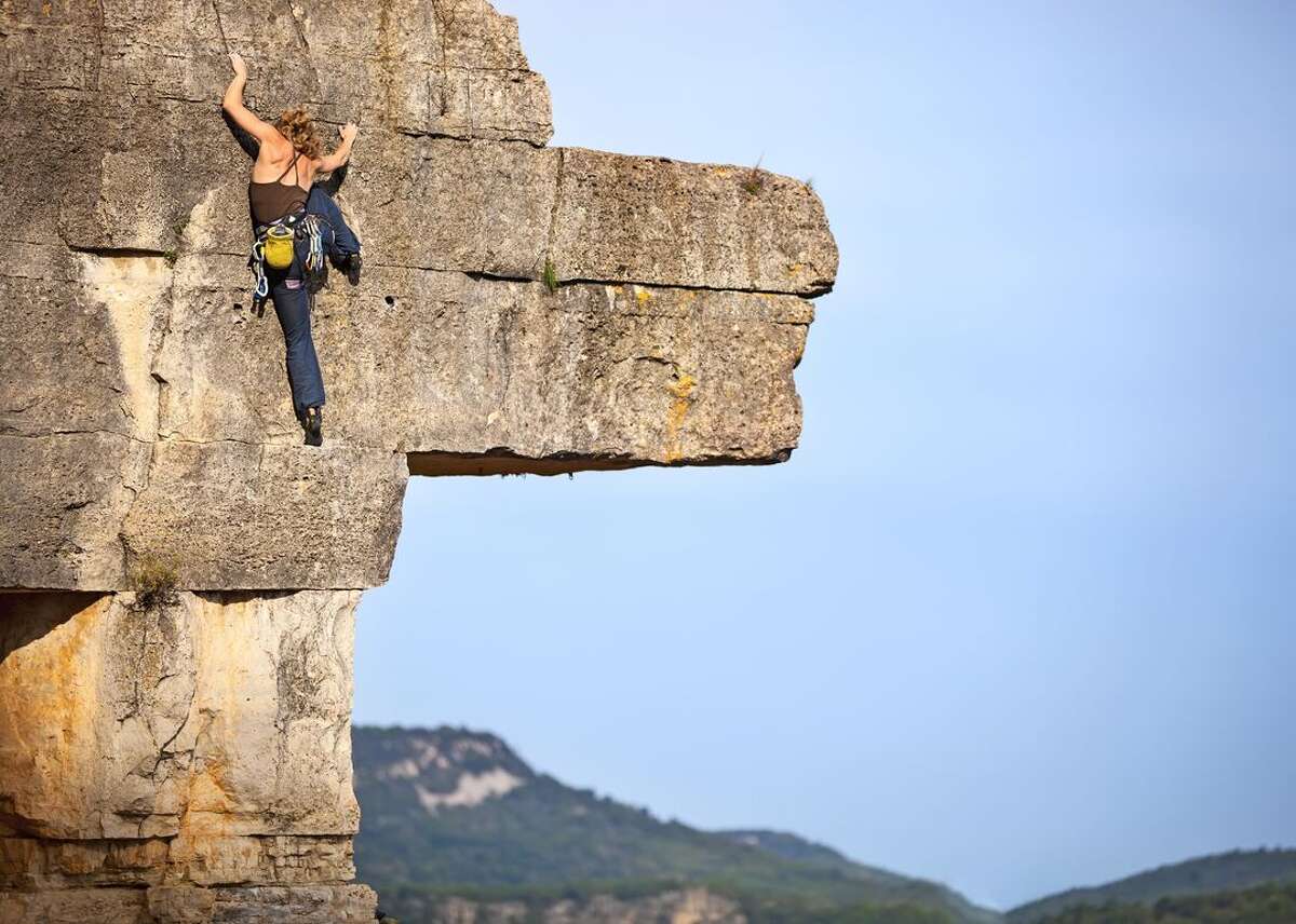 Pro rock climber Emily Harrington takes scary fall off Yosemite's El