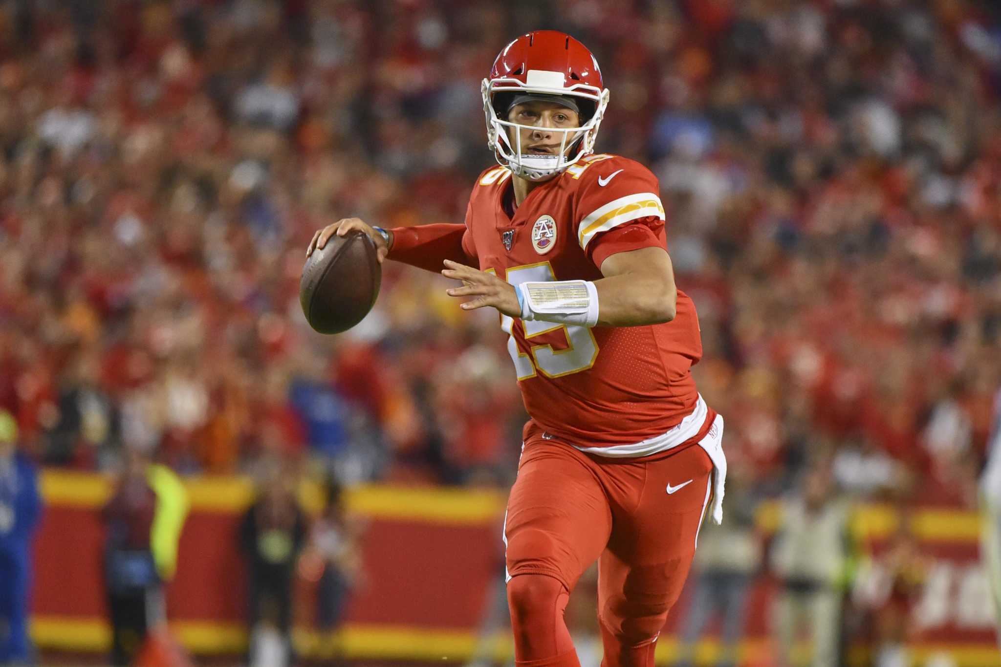 He's Been That Leader on the Defense”: Patrick Mahomes Throws