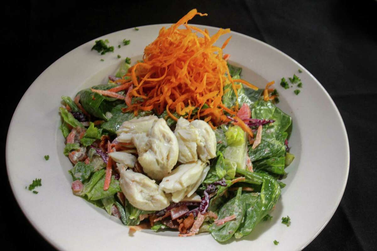 Eugene’s Gulf Coast Cuisine carries on Danton’s Gulf Coast Kitchen