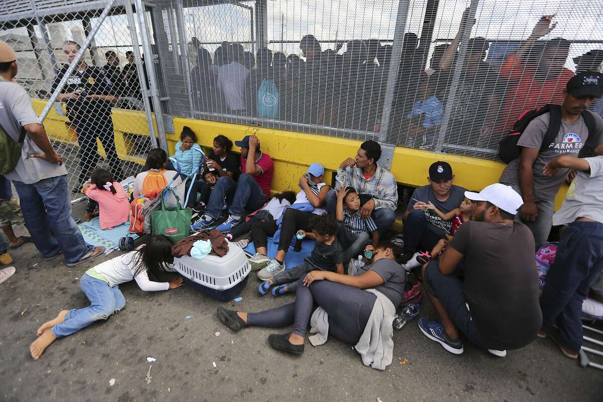 As Matamoros tent camp swells, Mexican officials pressure migrants to 