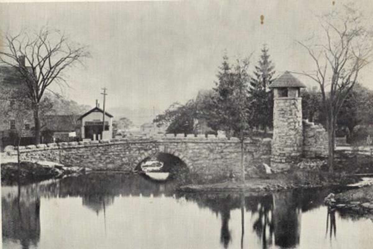 Photo courtesy of Milford Historical Society Memorial Bridge & Sachem Island.