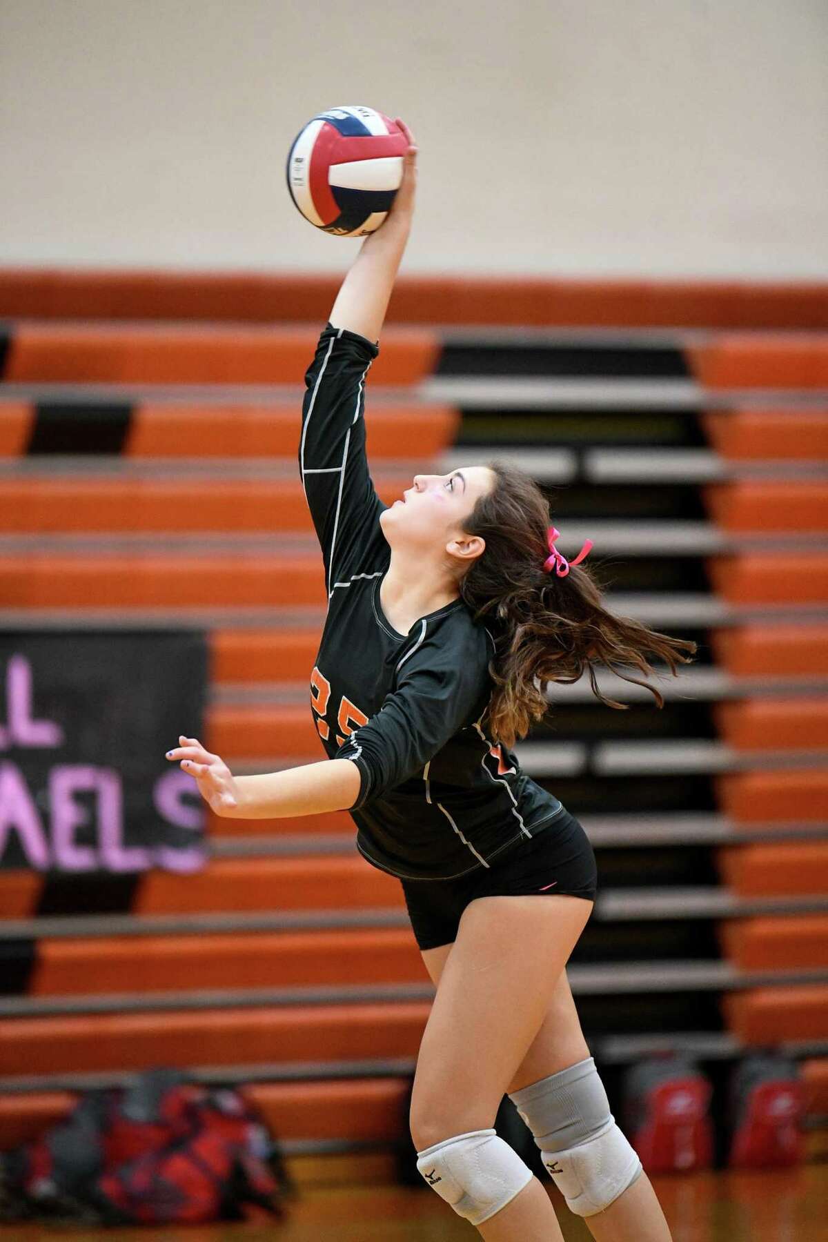 Shelton tops Cheshire in SCC volleyball clash