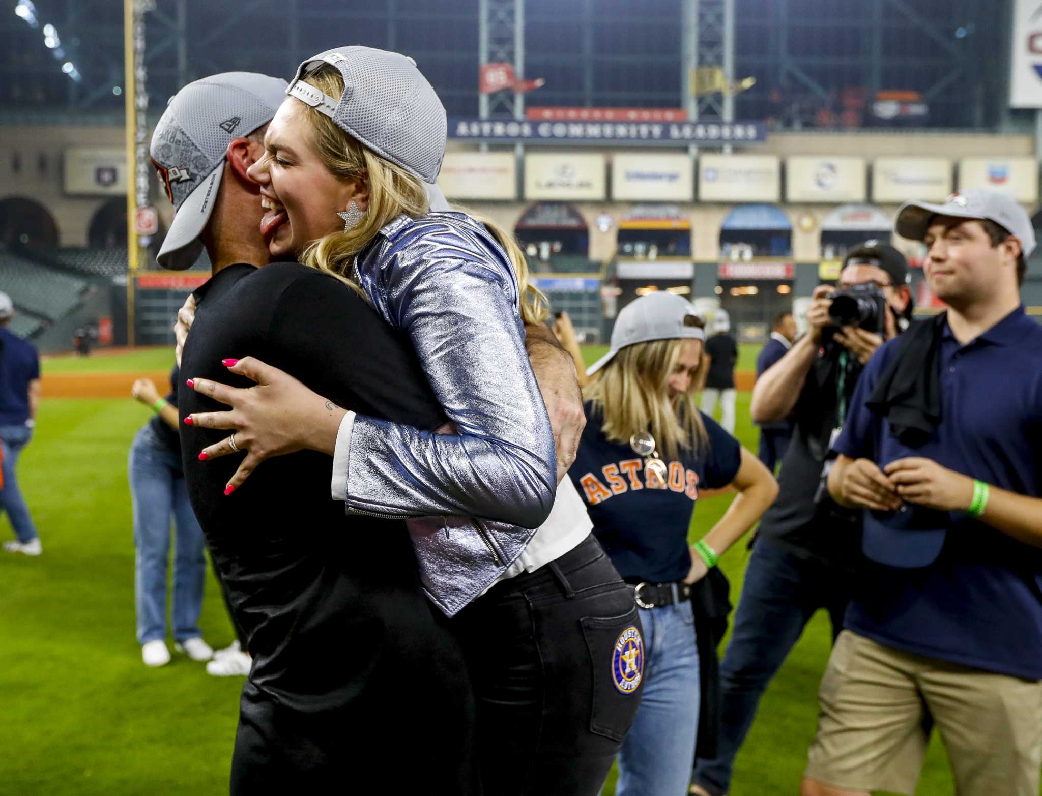 Gerrit Cole's wife, Amy, gives peek at Kate Upton reunion