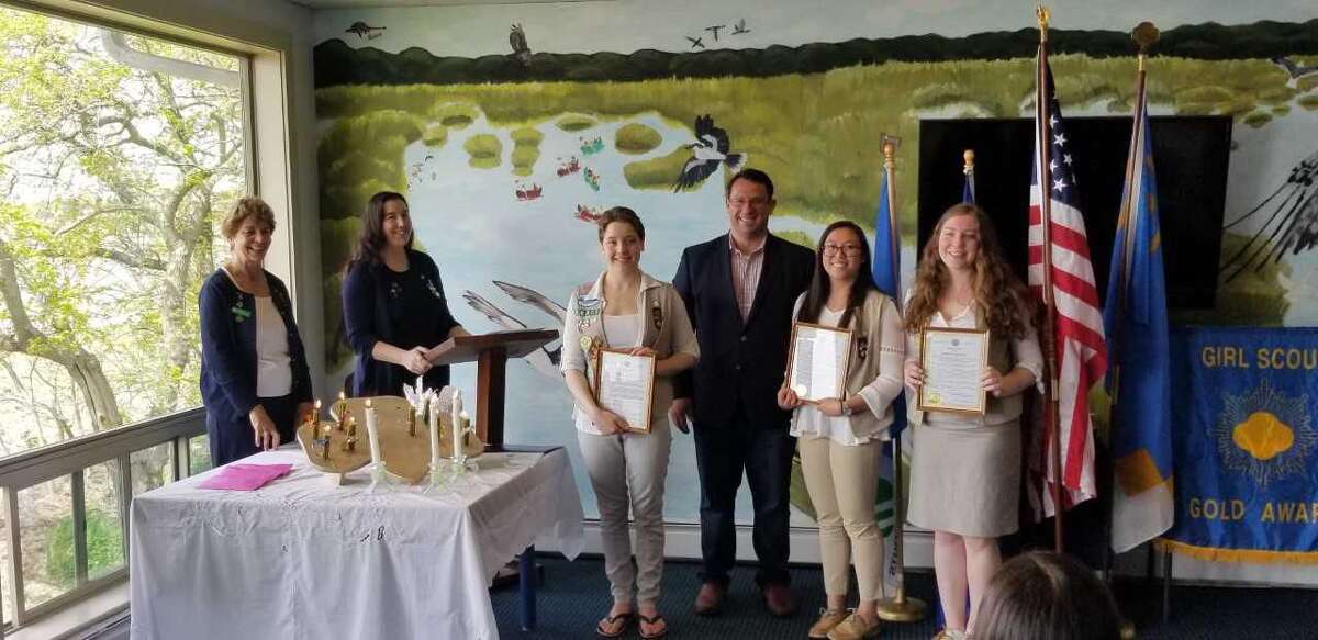 From left, Mary Tesla, Diana Robert (Troop 38305 leaders); Melody DeBlasio; Mayor Ben Blake; Victoria Benedicto, and Lily DeBlasio.