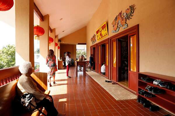 Where Do You Find Amazing Vegan Vietnamese Food In The Bay Area Look For This Buddhist Temple In East Palo Alto Sfchronicle Com