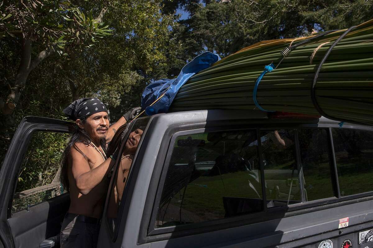 Reeds, hands and old ways come together to make Ohlone boat to paddle ...