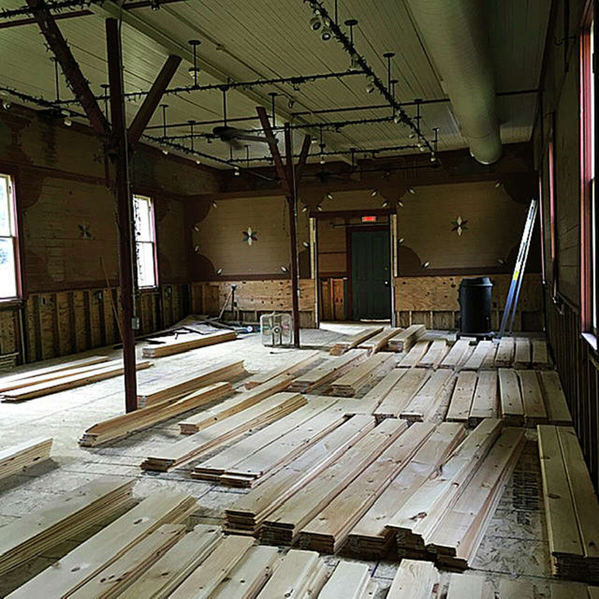 Historic hall reopens in Elsah