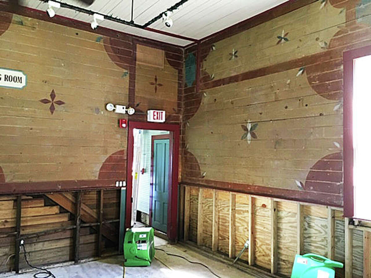 Historic hall reopens in Elsah