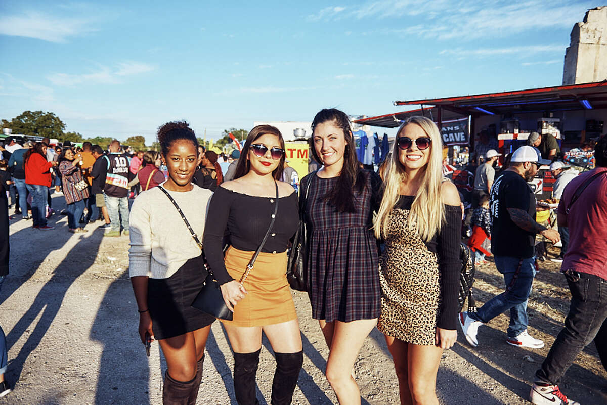 Photos San Antonians crazy for tacos at Taco Truck Throwdown