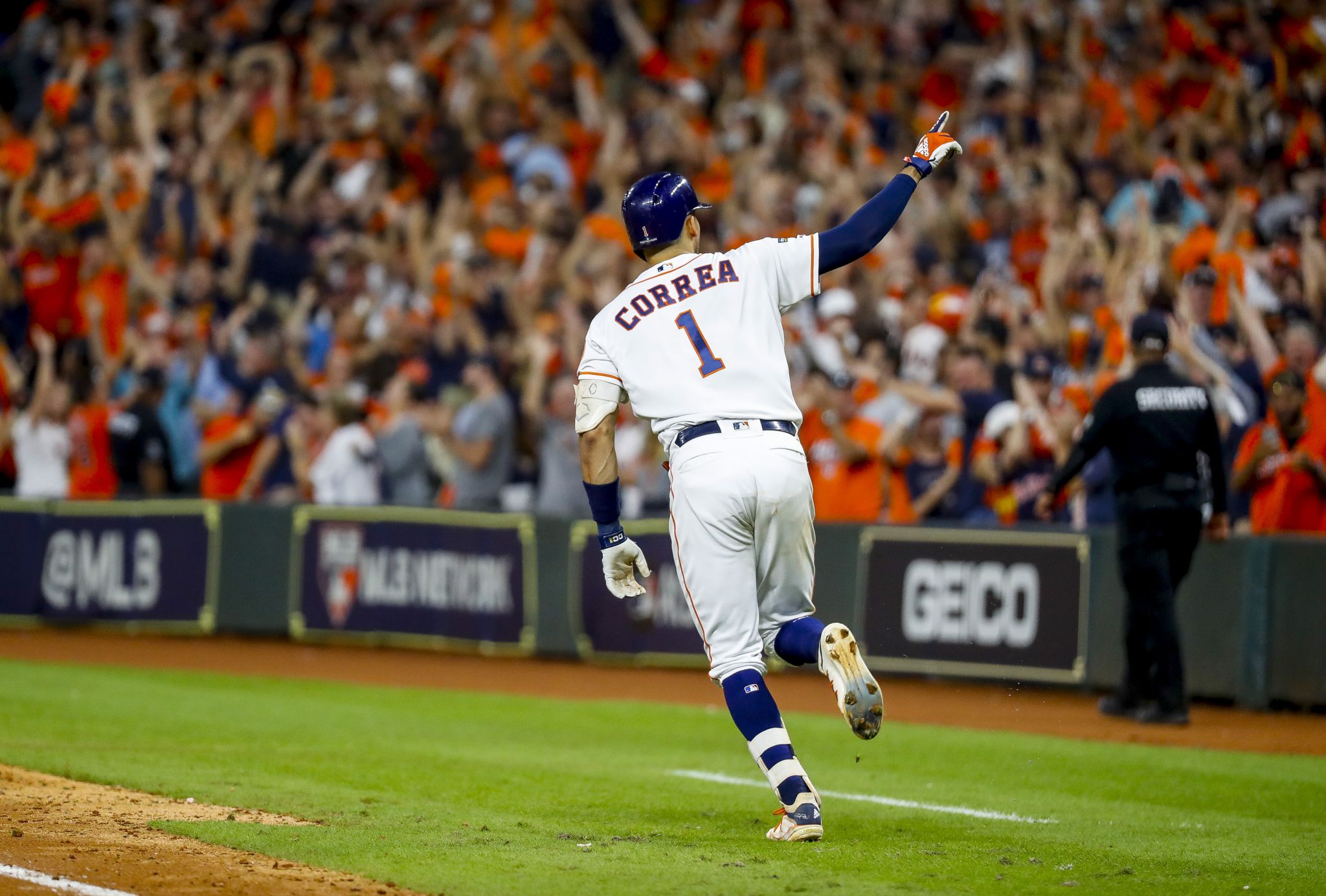 Correa HR in 11th as Astros top Yankees 3-2; ALCS tied at 1