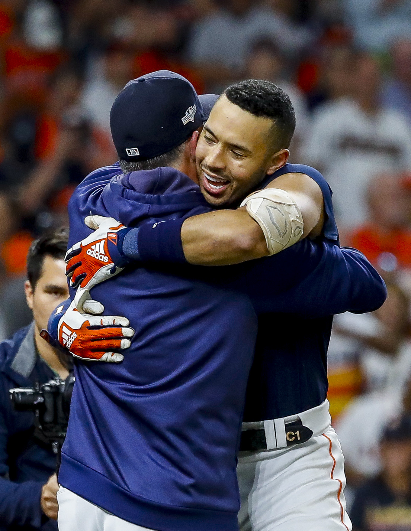 White Sox Fan Arrested After Viscous Punch From Astros Fan