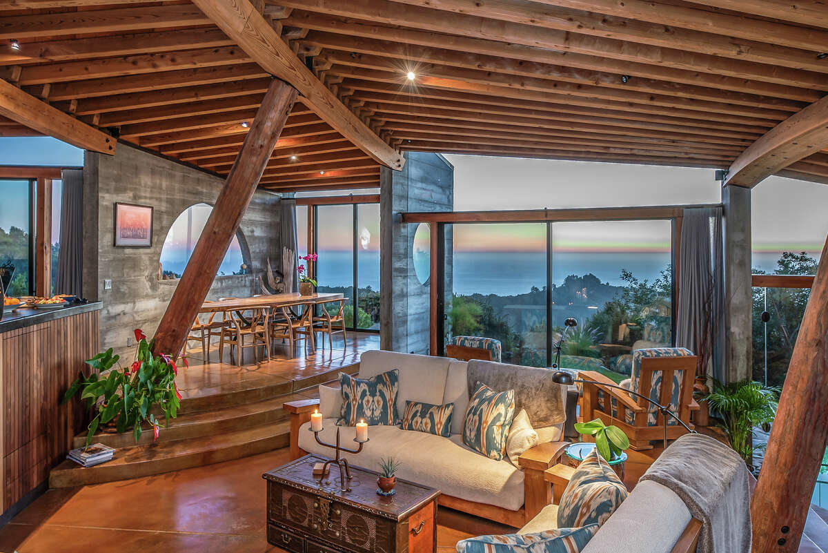 Get dreamy ocean views for 4.9M at this Big Sur home