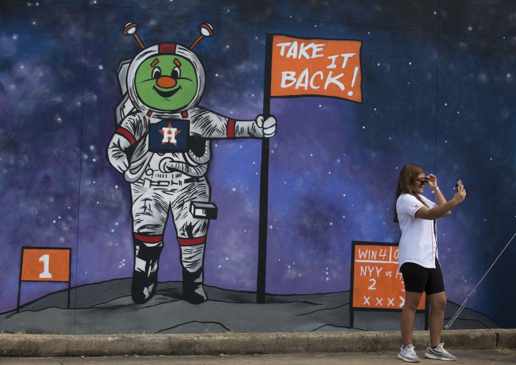 Where to Find the 2019 Houston Astros Postseason Murals – It's Not